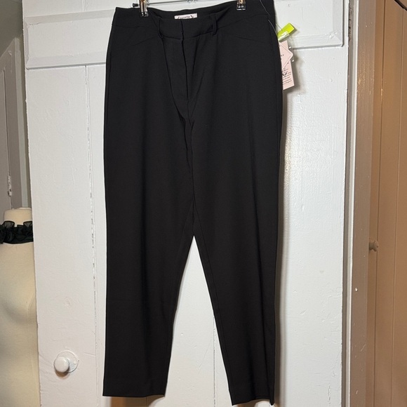 NWT Beautiful Nanette Lepore Classic Black Dress Pants with a Quality Feel - Picture 1 of 8
